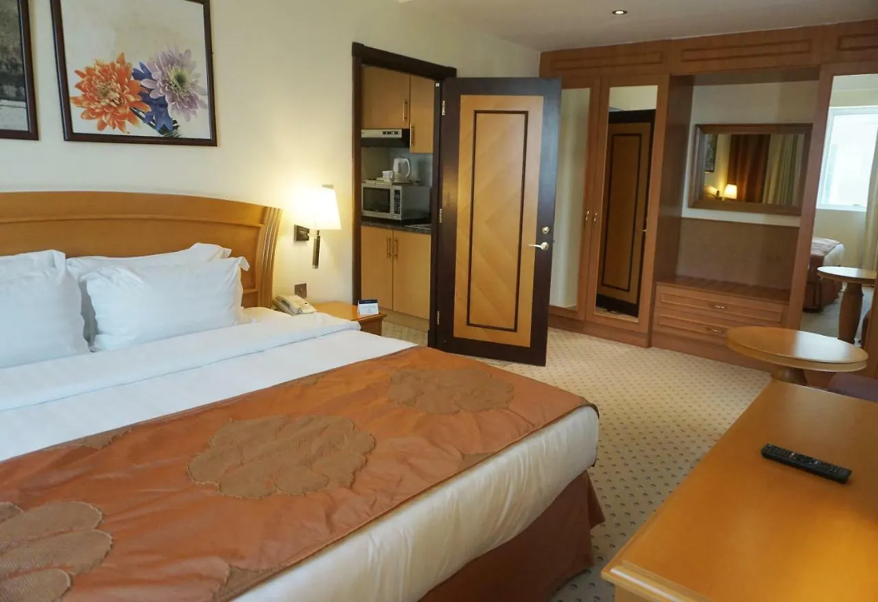 Golden Tulip Sharjah Aparthotel