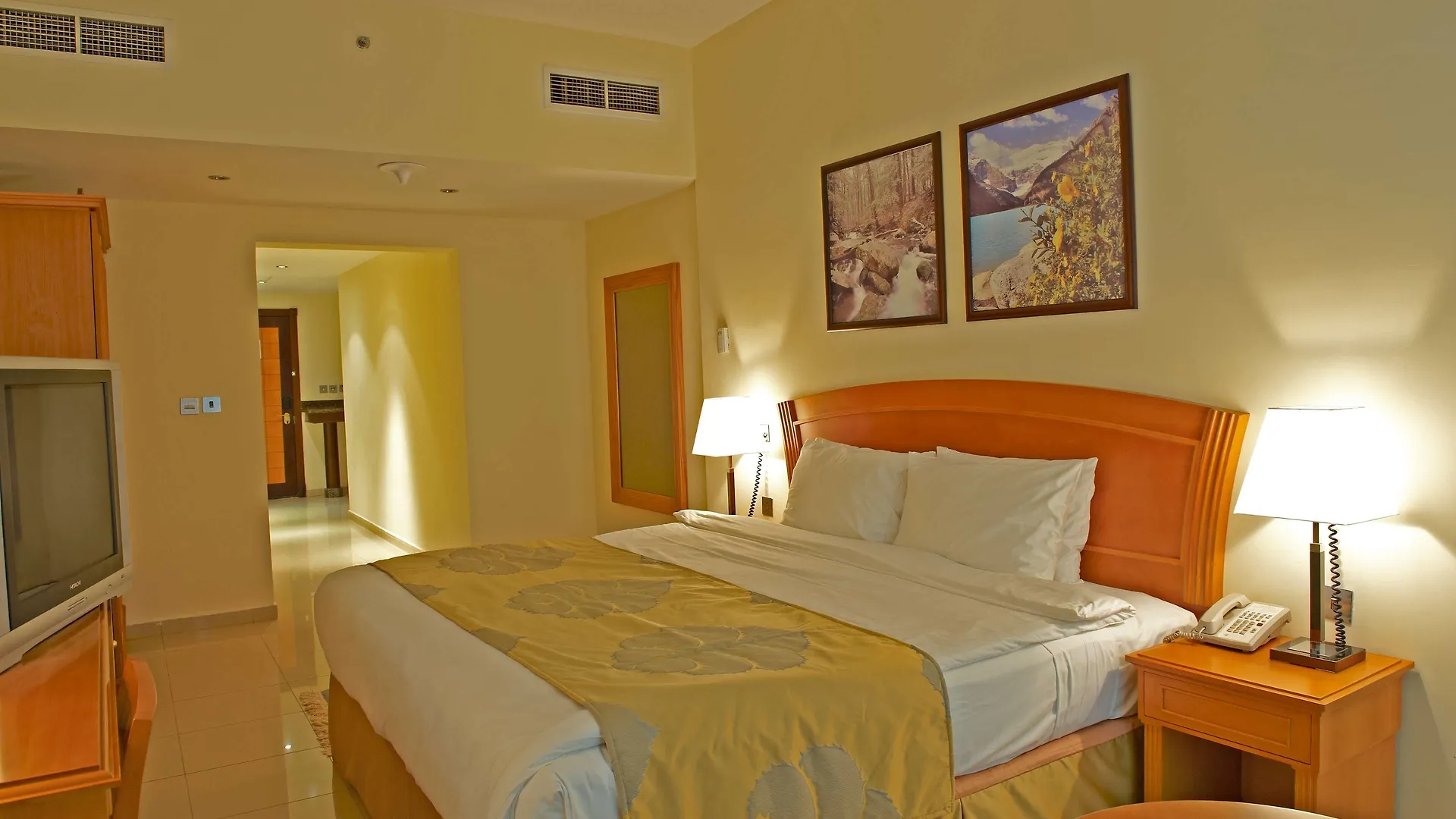 Golden Tulip Sharjah Aparthotel